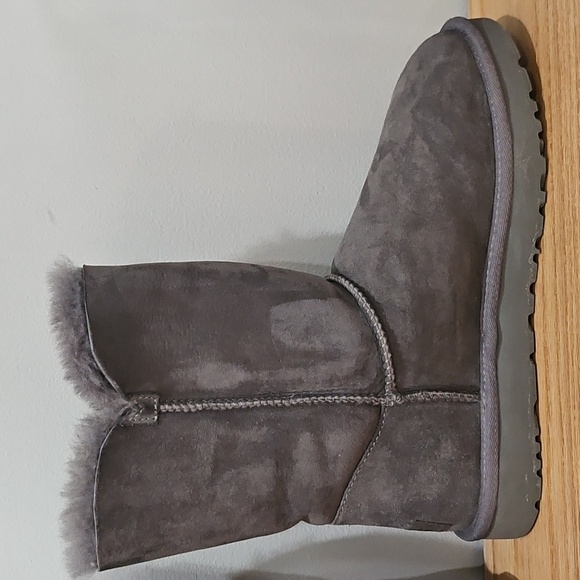 UGG Women's Bailey Button Boots - Picture 12 of 13
